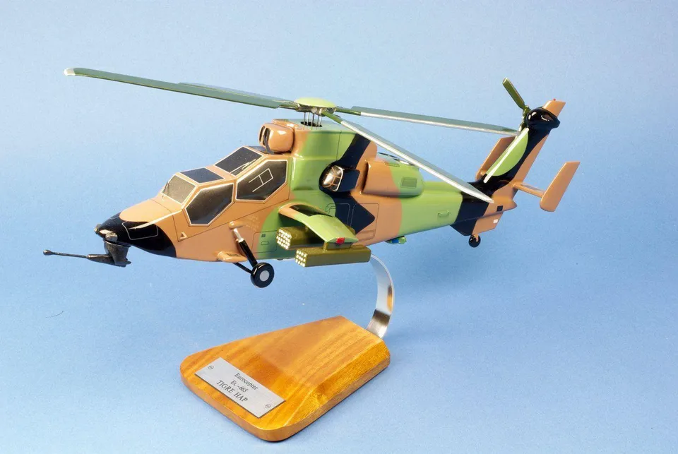 EC665 Tigre HAP maquette bois 1/35 43x37cm