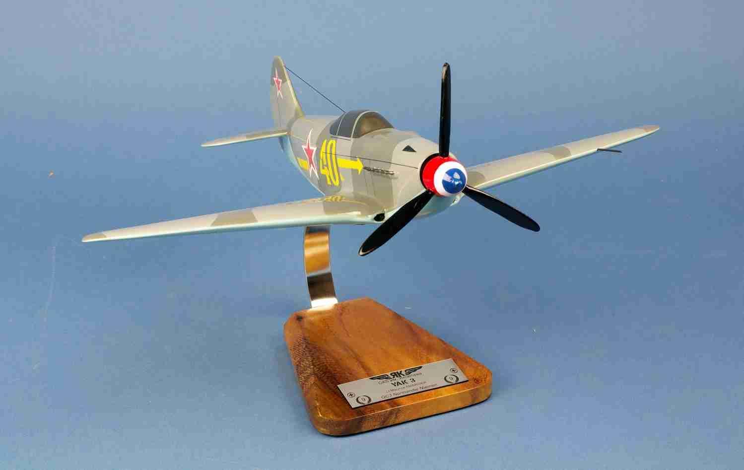 La Boutique du Pilote Yak 3 Normandie Niemen maquette bois 1/24