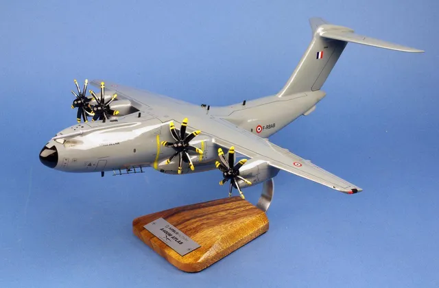 Maquette bois Airbus A400M Atlas Armée de l'Air 1/100
