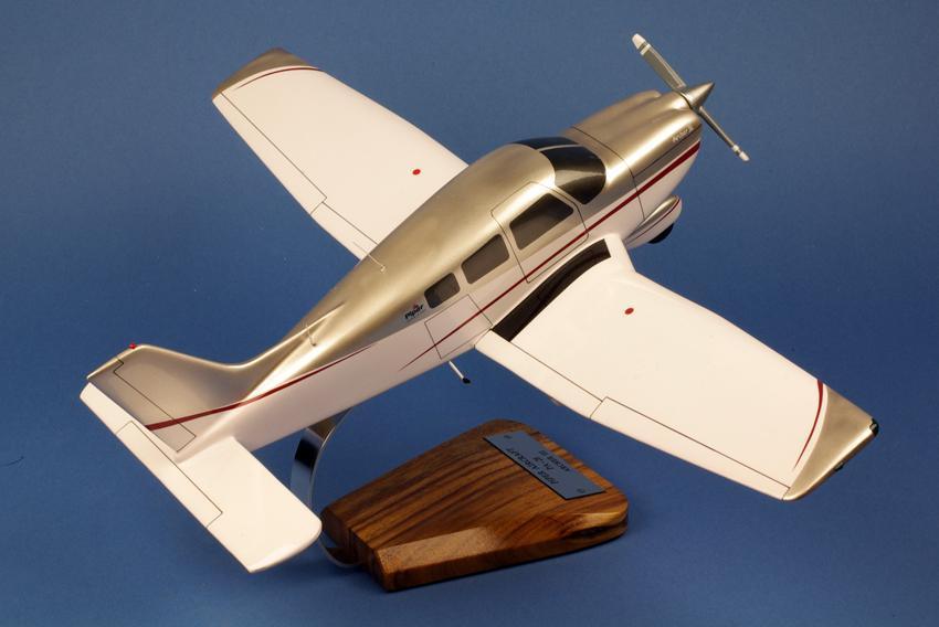 Piper PA-28 Archer III Maquette Bois 1/22 32x48 cm