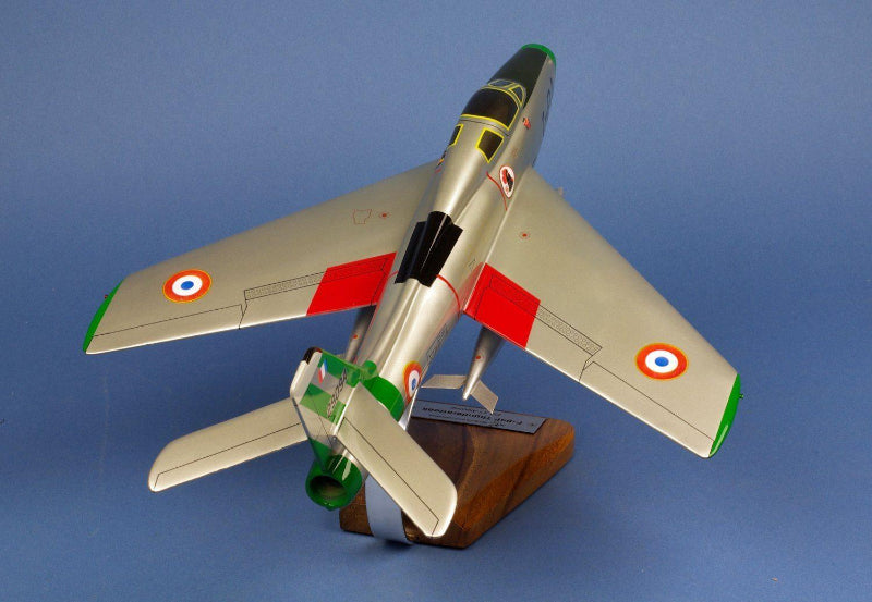 La Boutique du Pilote F-84F Thunderstreak maquette bois 1/32