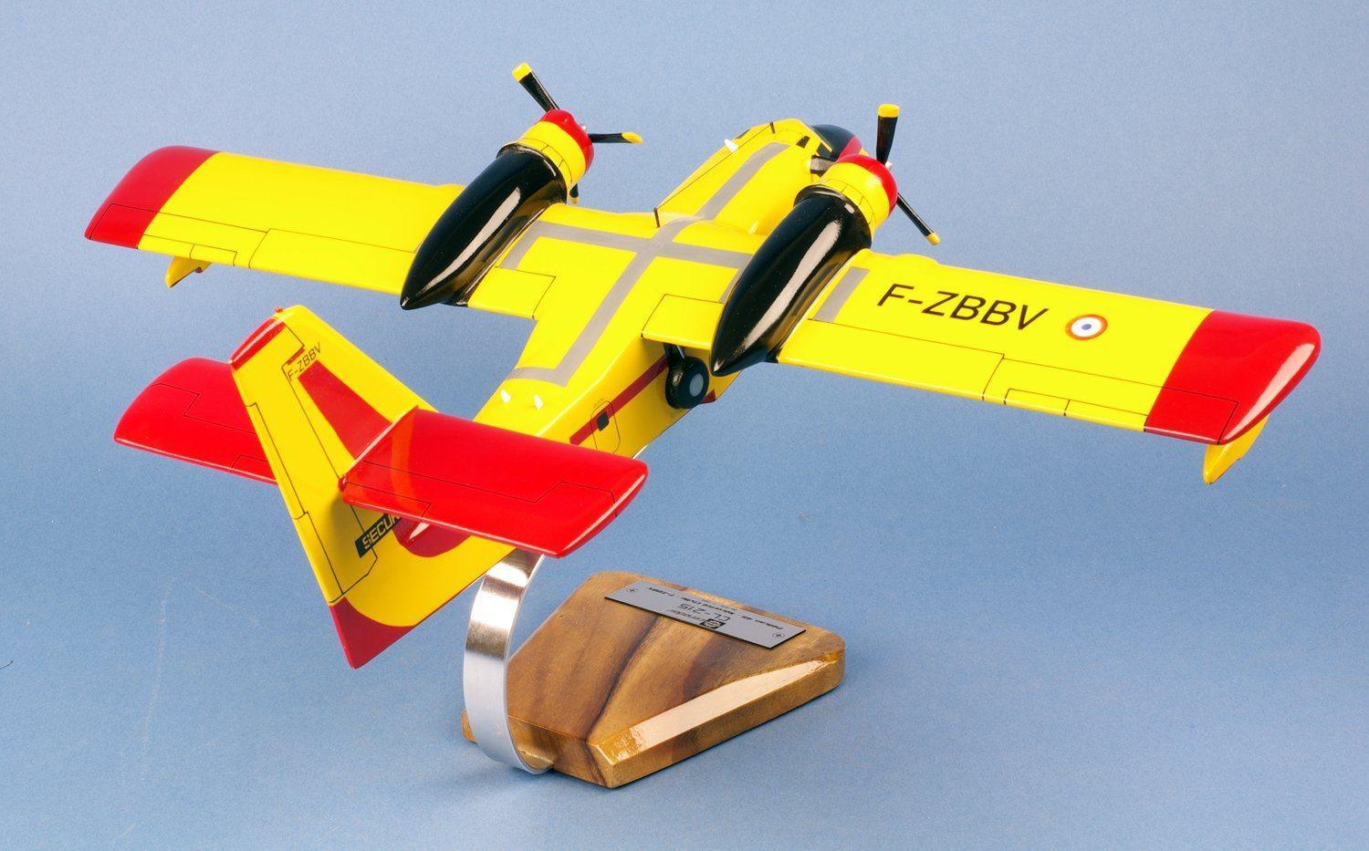 Canadair CL-215 Pelican n°46 F-ZBBV Maquette bois 1/55 37x52 cm