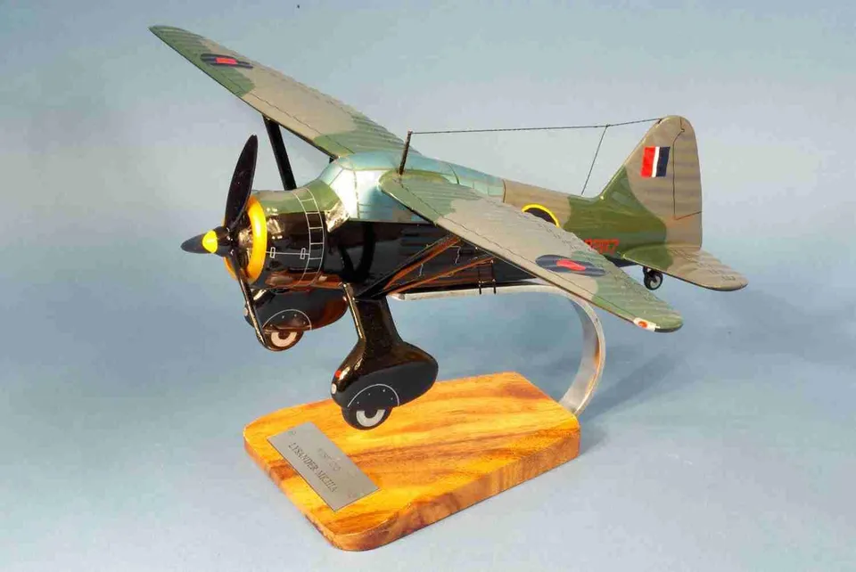 Westland Lysander Mk.III A maquette avion bois 1/32 socle acacia