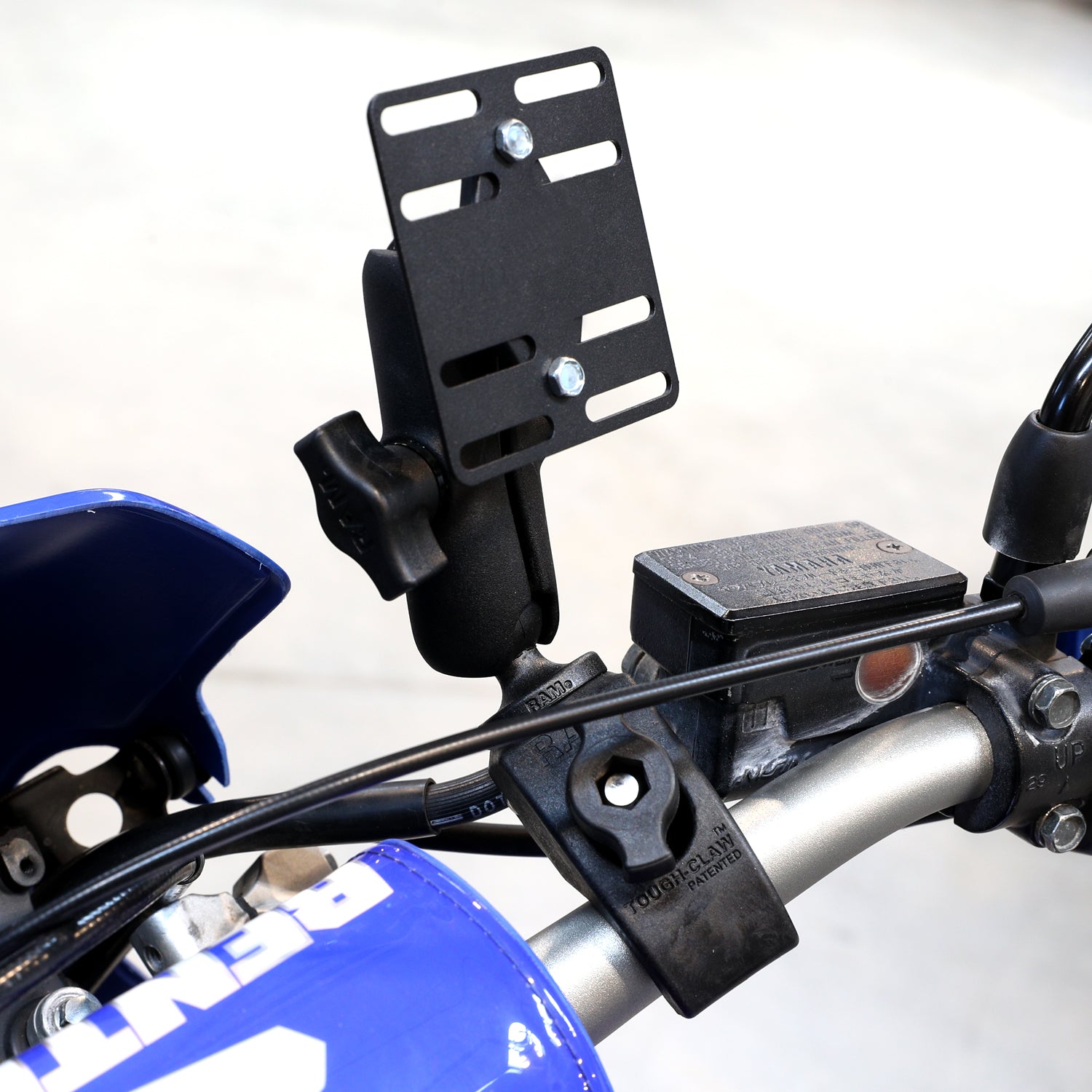 Rugged Air RAM support radio portable moto guidon