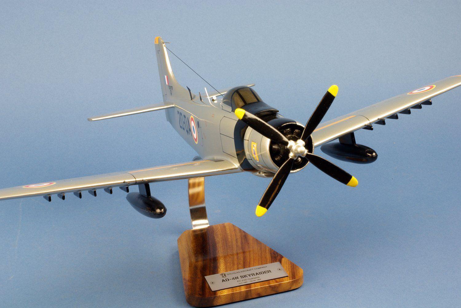 La Boutique du Pilote AD-4N Skyraider EC 2/20 maquette bois 1/30