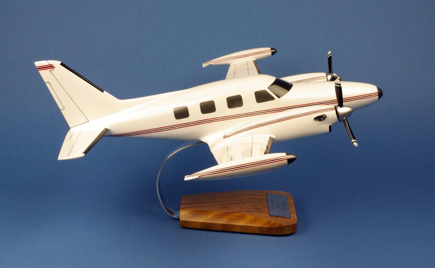Piper PA-31T Cheyenne II maquette bois 1/25 40cm