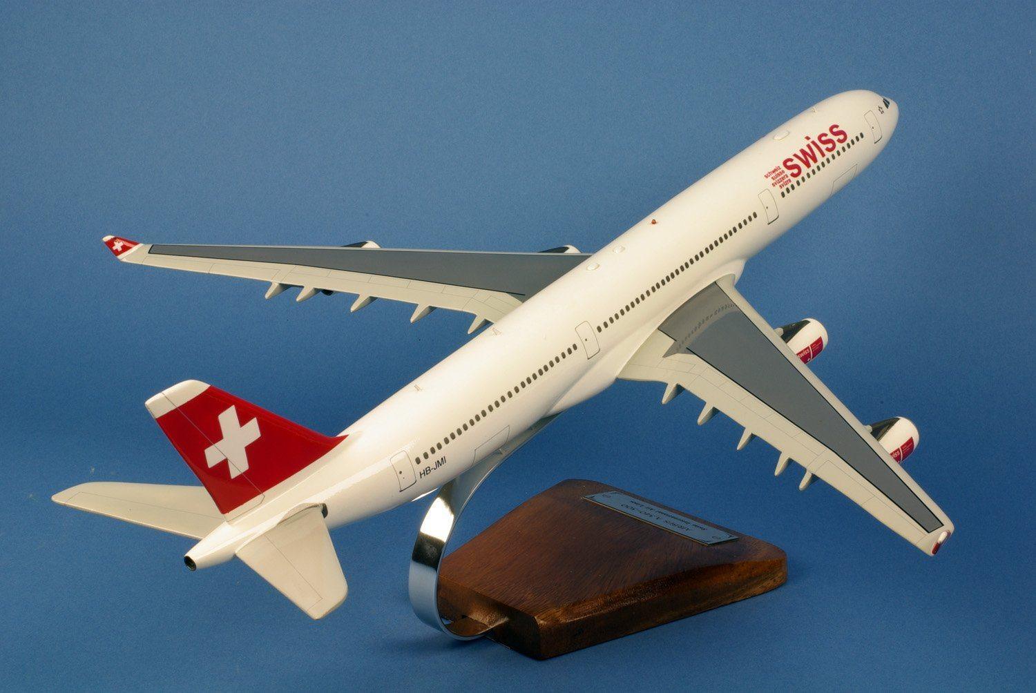 Maquette bois Airbus A340-313X Swiss HB-JMI 1/125 L51 cm