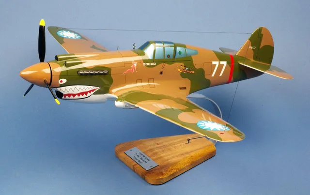 La Boutique du Pilote P-40C Warhawk maquette bois 1/24