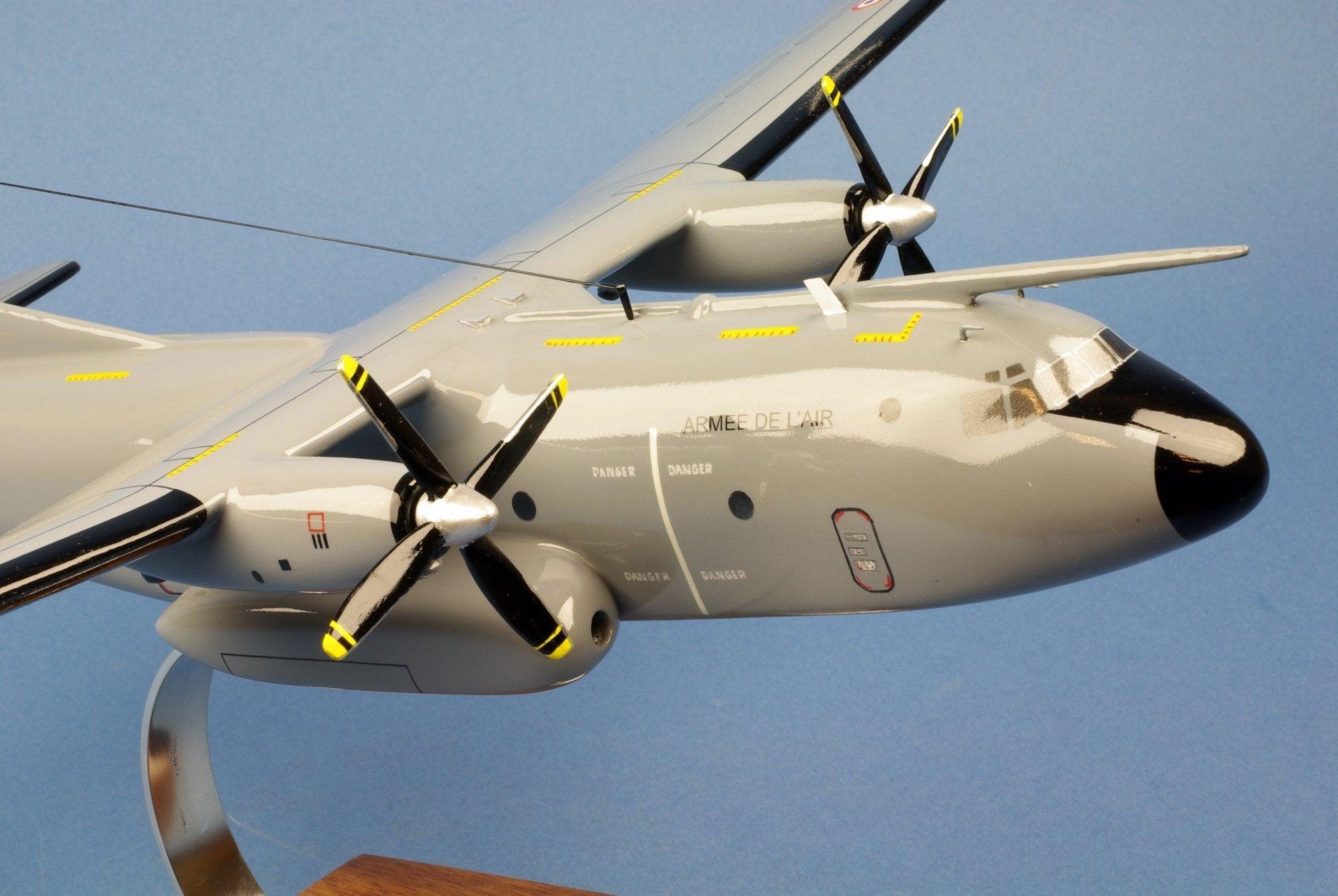 C-160 Transall NG maquette avion bois 1/82