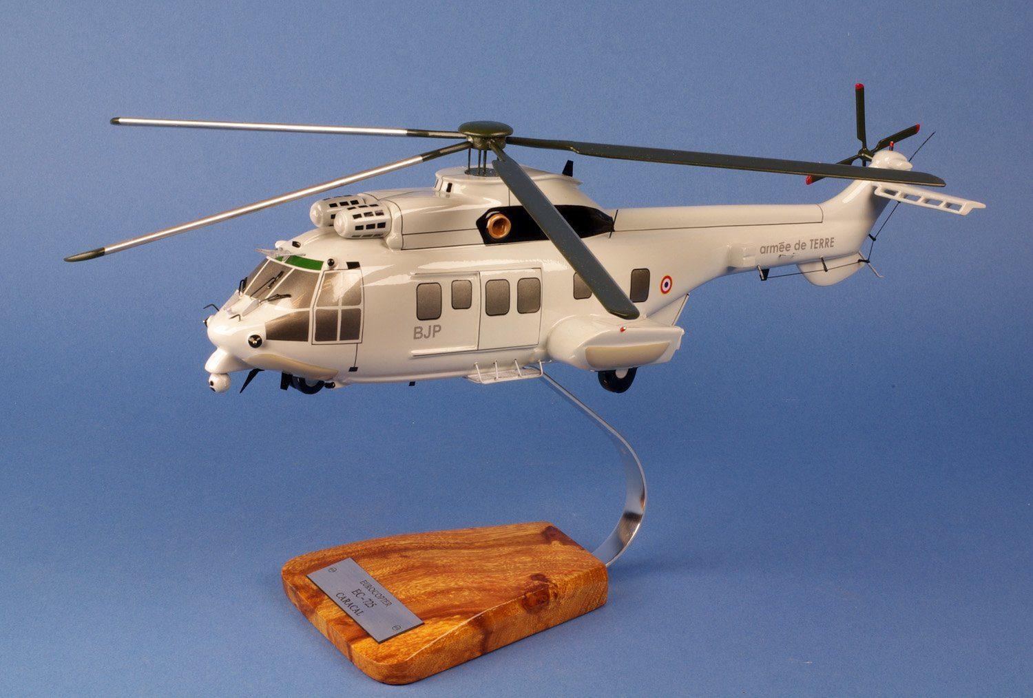 EC725 Caracal maquette bois 1/45 sur socle Acacia
