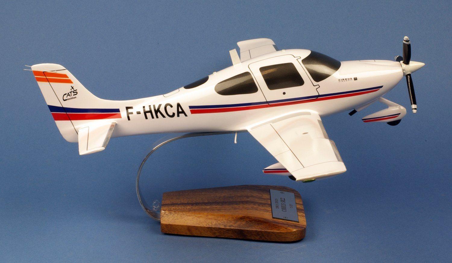 La Boutique du Pilote Cirrus SR22 maquette bois F-HKCA 36x53cm