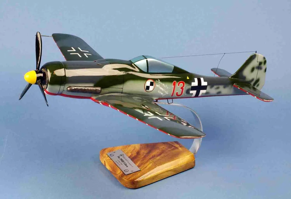 Maquette Bois Focke-Wulf 190-D9 JV44 1/24