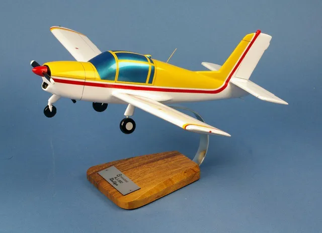 Morane-Saulnier MS 880 Rallye maquette bois 1/22 43cm
