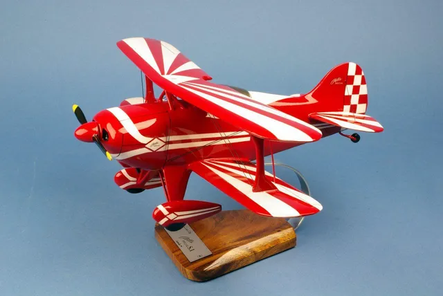 Pitts Special S.1 maquette bois 1/14 socle acacia