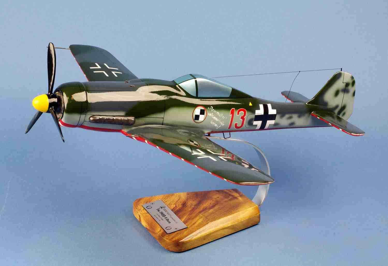 Maquette Bois Focke-Wulf 190-D9 JV44 1/24