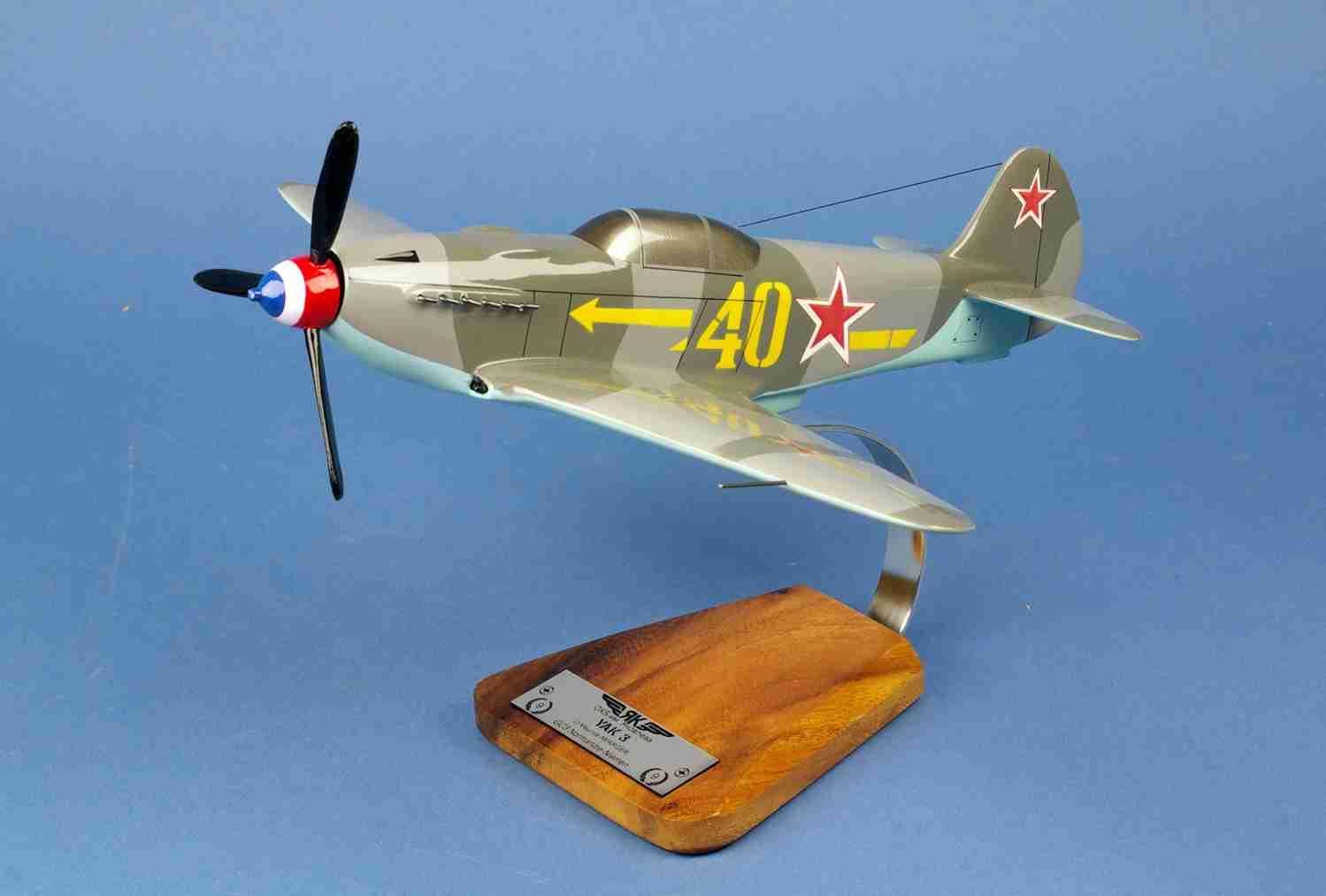 La Boutique du Pilote Yak 3 Normandie Niemen maquette bois 1/24