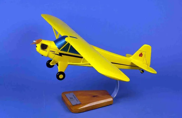 La Boutique du Pilote Piper J3 Cub maquette bois 36 cm