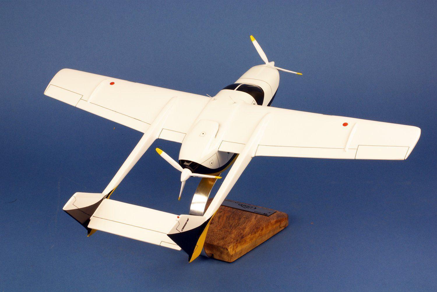 Cessna 337 Skymaster maquette bois 1/24 50 cm sur socle