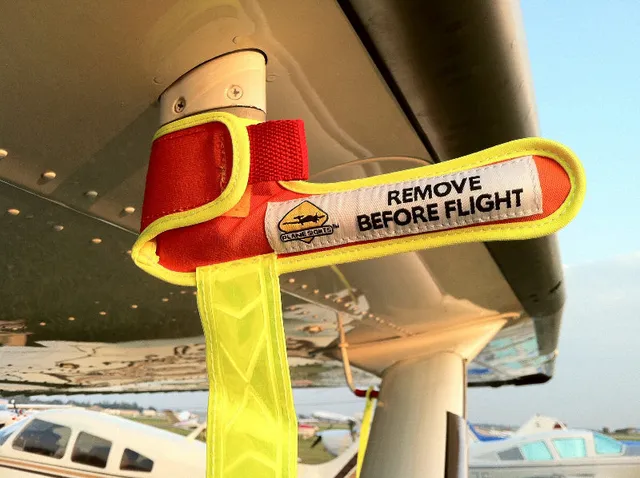 La Boutique du Pilote Cache-pitot coudé orange avion