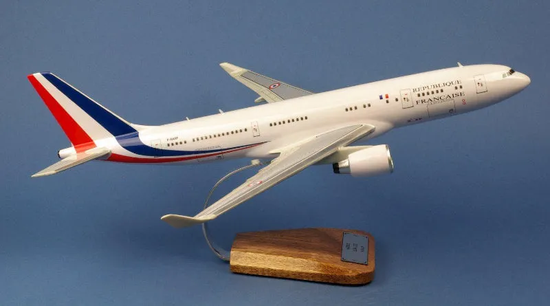 Maquette Bois Airbus A330 F-RARF ET 60 1/125