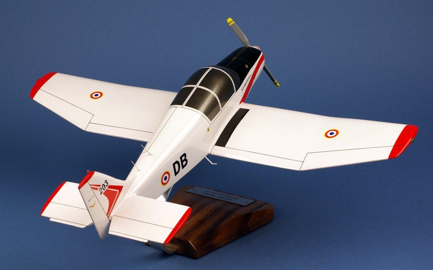 Jodel D140 Mousquetaire IV maquette avion bois 37x48cm