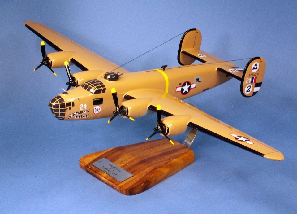 La Boutique du Pilote B-24D Liberator maquette bois 1/55