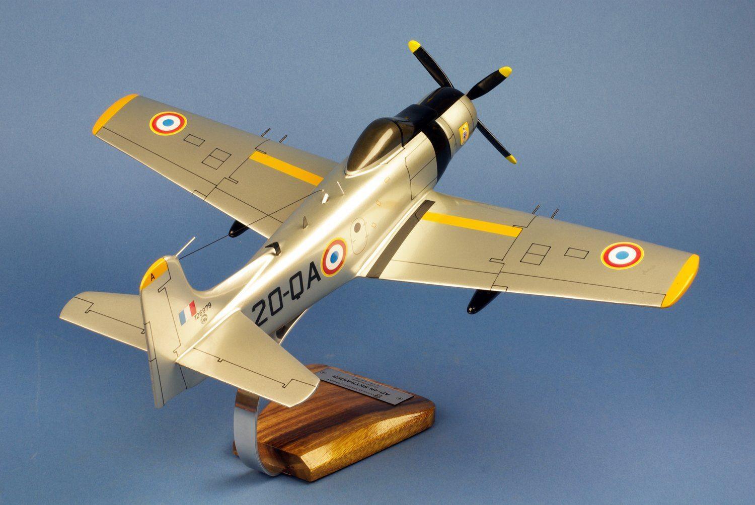 La Boutique du Pilote AD-4N Skyraider EC 2/20 maquette bois 1/30
