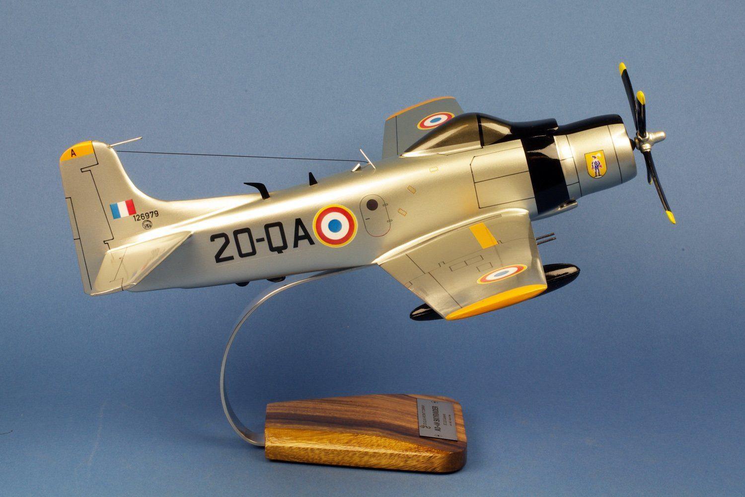La Boutique du Pilote AD-4N Skyraider EC 2/20 maquette bois 1/30