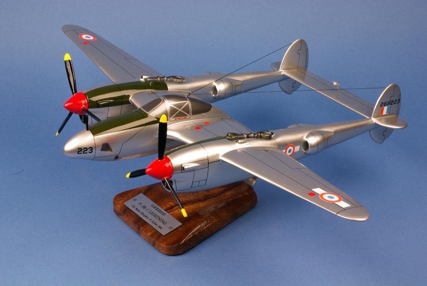 P-38 Lightning GR 2/33 maquette avion bois 1/35