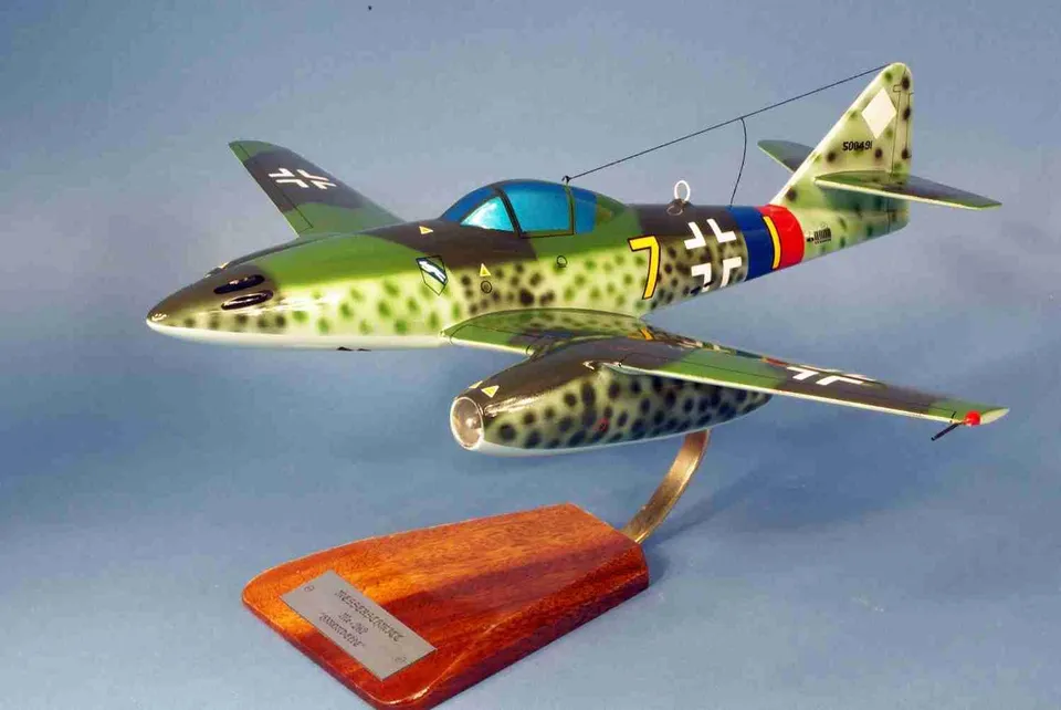 Messerschmitt Me 262 maquette bois 1/28 45 cm