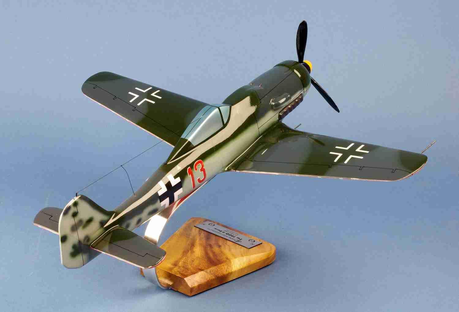 Maquette Bois Focke-Wulf 190-D9 JV44 1/24