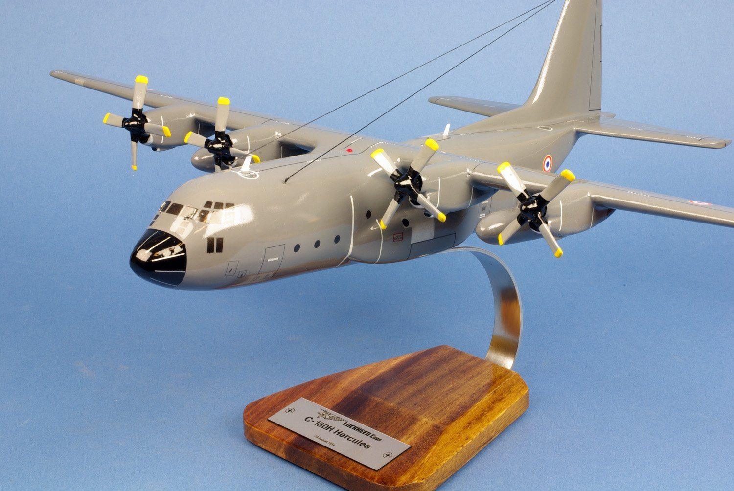 La Boutique du Pilote C-130H Hercules maquette avion bois 1/75