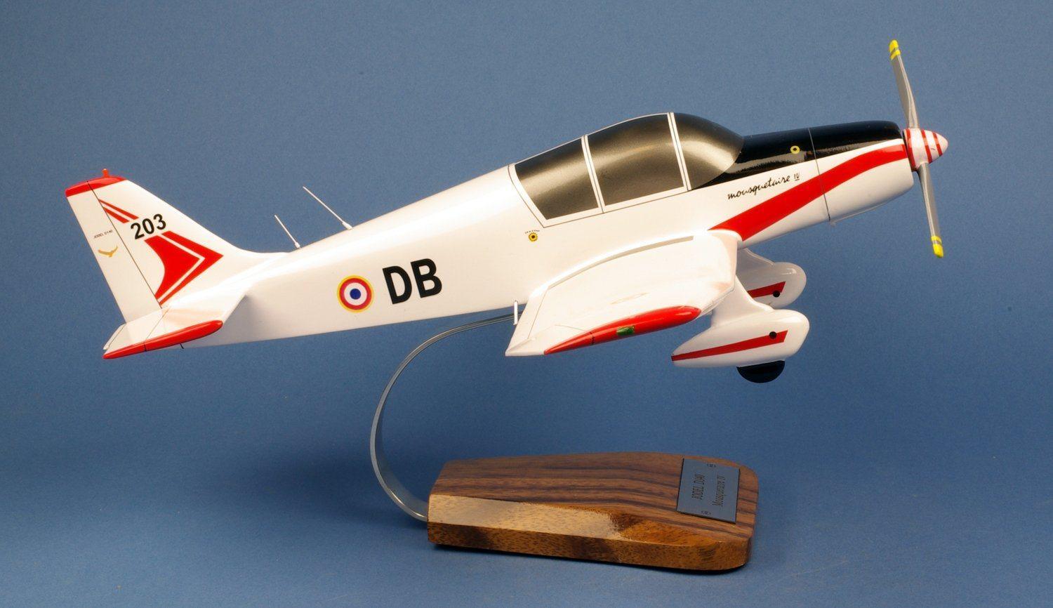Jodel D140 Mousquetaire IV maquette avion bois 37x48cm