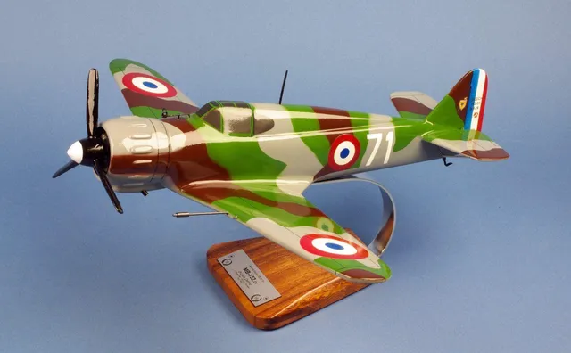 Bloch MB152 Delfino maquette bois 1/24 38 cm