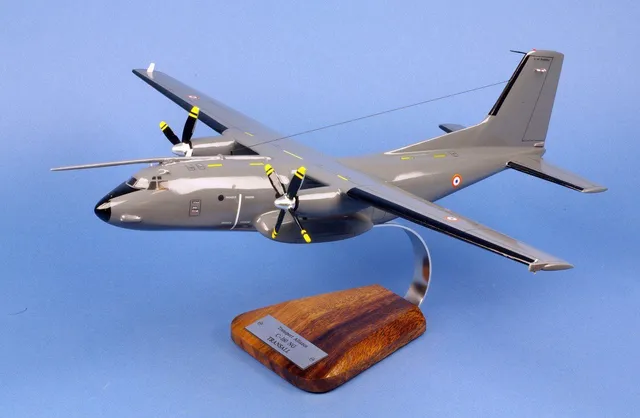 C-160 Transall NG maquette avion bois 1/82