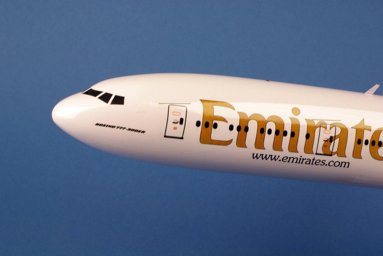 Boeing 777-31H.ER Emirates A6-ECH maquette bois 1/144