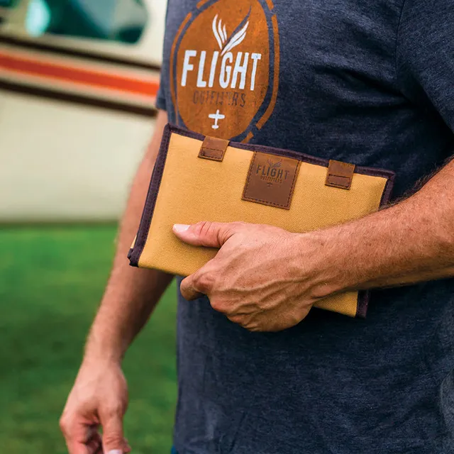 Flight Outfitters Bush Pilot étui logbook toile cuir Large