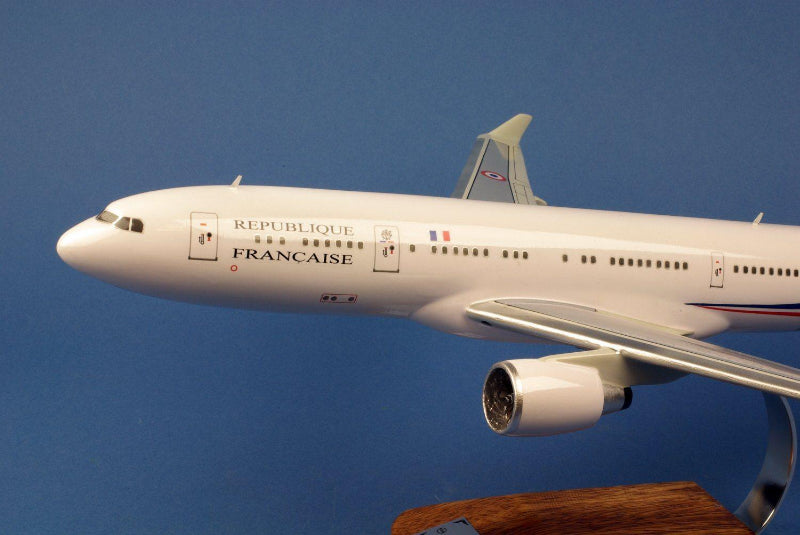 Maquette Bois Airbus A330 F-RARF ET 60 1/125