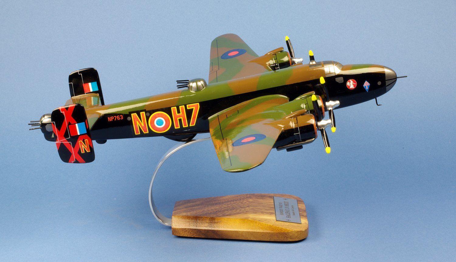 La Boutique du Pilote Handley Page Halifax maquette bois 1/60
