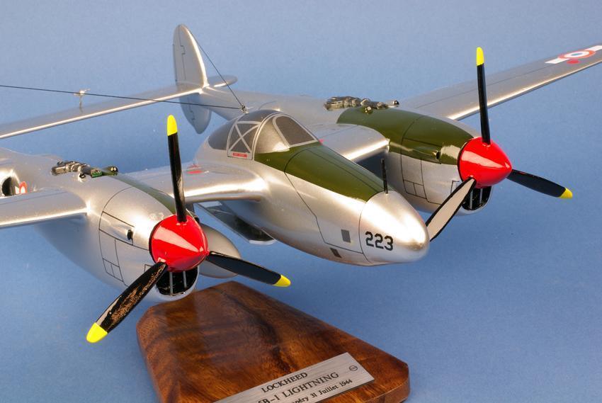 P-38 Lightning GR 2/33 maquette avion bois 1/35