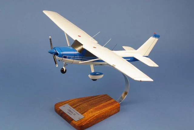 Cessna 152 Aerobat maquette bois 1/22 socle acacia