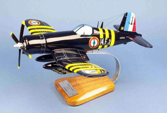 La Boutique du Pilote Corsair F-4U7 Flottille 14.F maquette bois 1/30