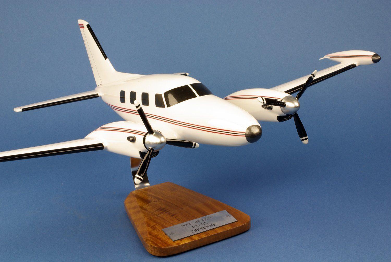 Piper PA-31T Cheyenne II maquette bois 1/25 40cm