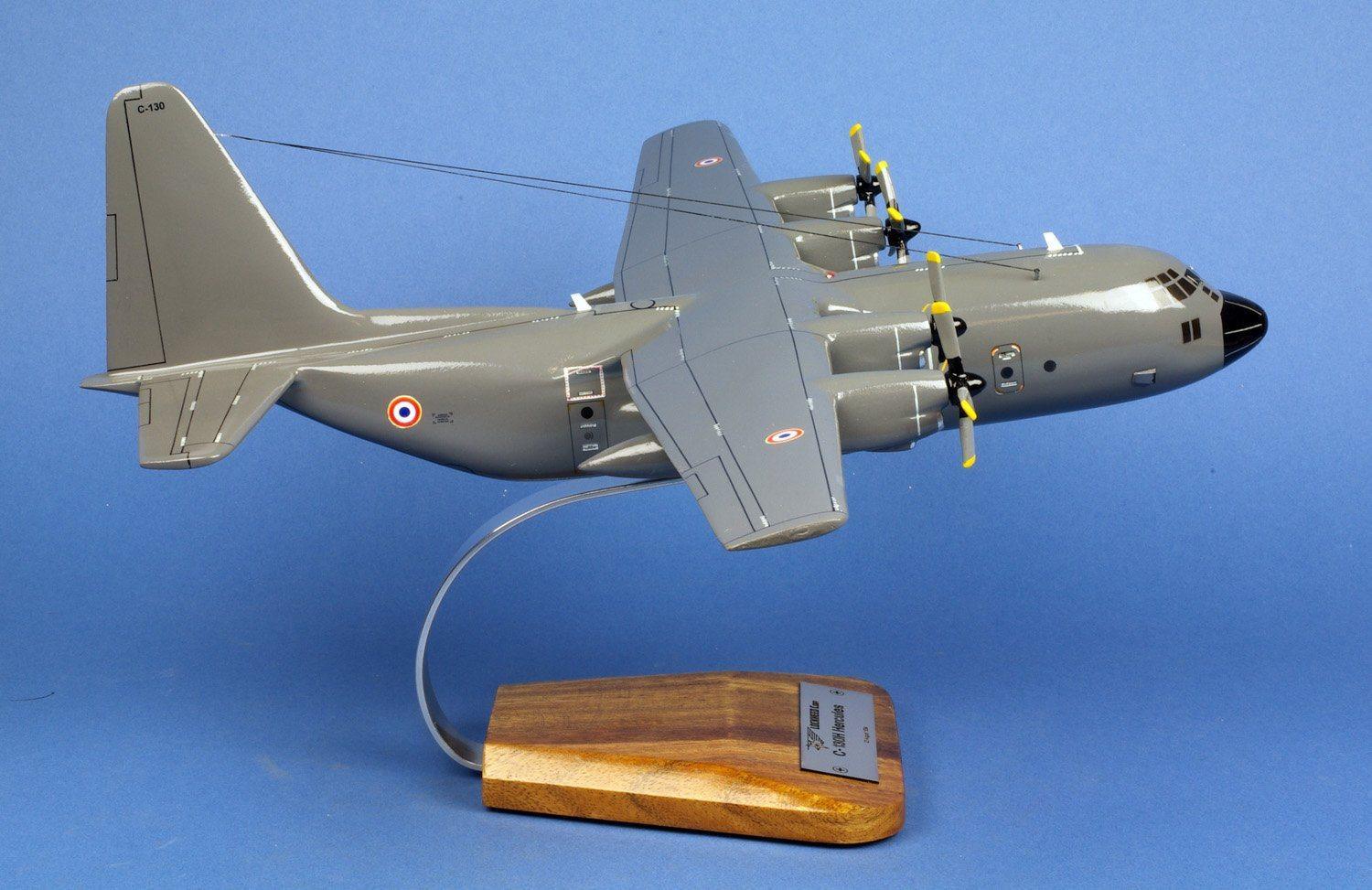 La Boutique du Pilote C-130H Hercules maquette avion bois 1/75