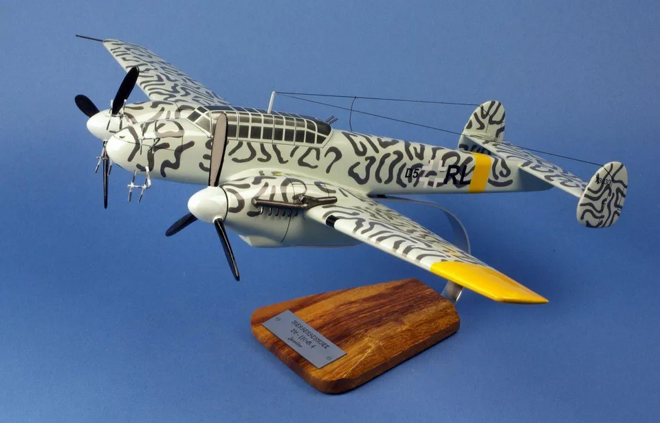 La Boutique du Pilote BF110G.4 D5+RL maquette bois 1/32