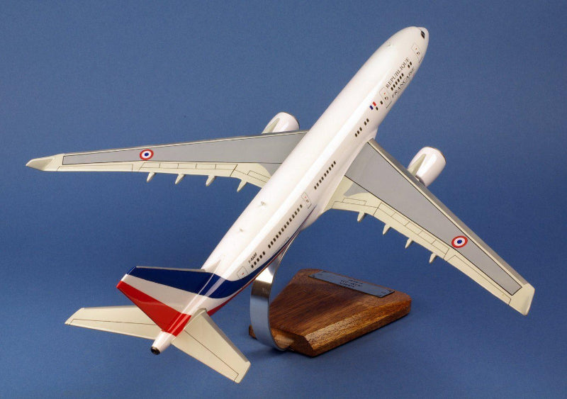 Maquette Bois Airbus A330 F-RARF ET 60 1/125